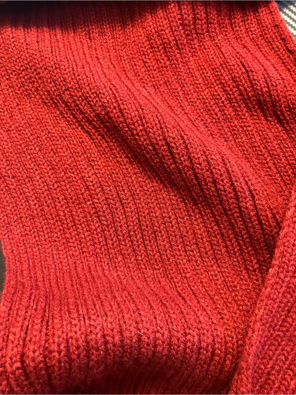 Cozy Ribbed Knit Scarf - Red - Picture 4 of 4